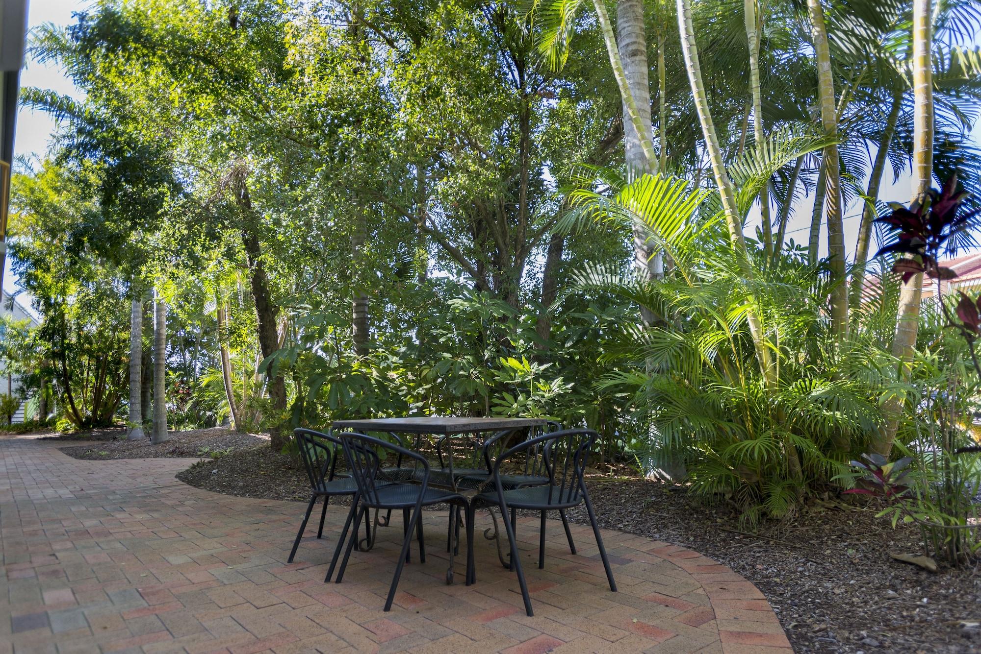 The Beach Motel Hervey Bay Exterior photo