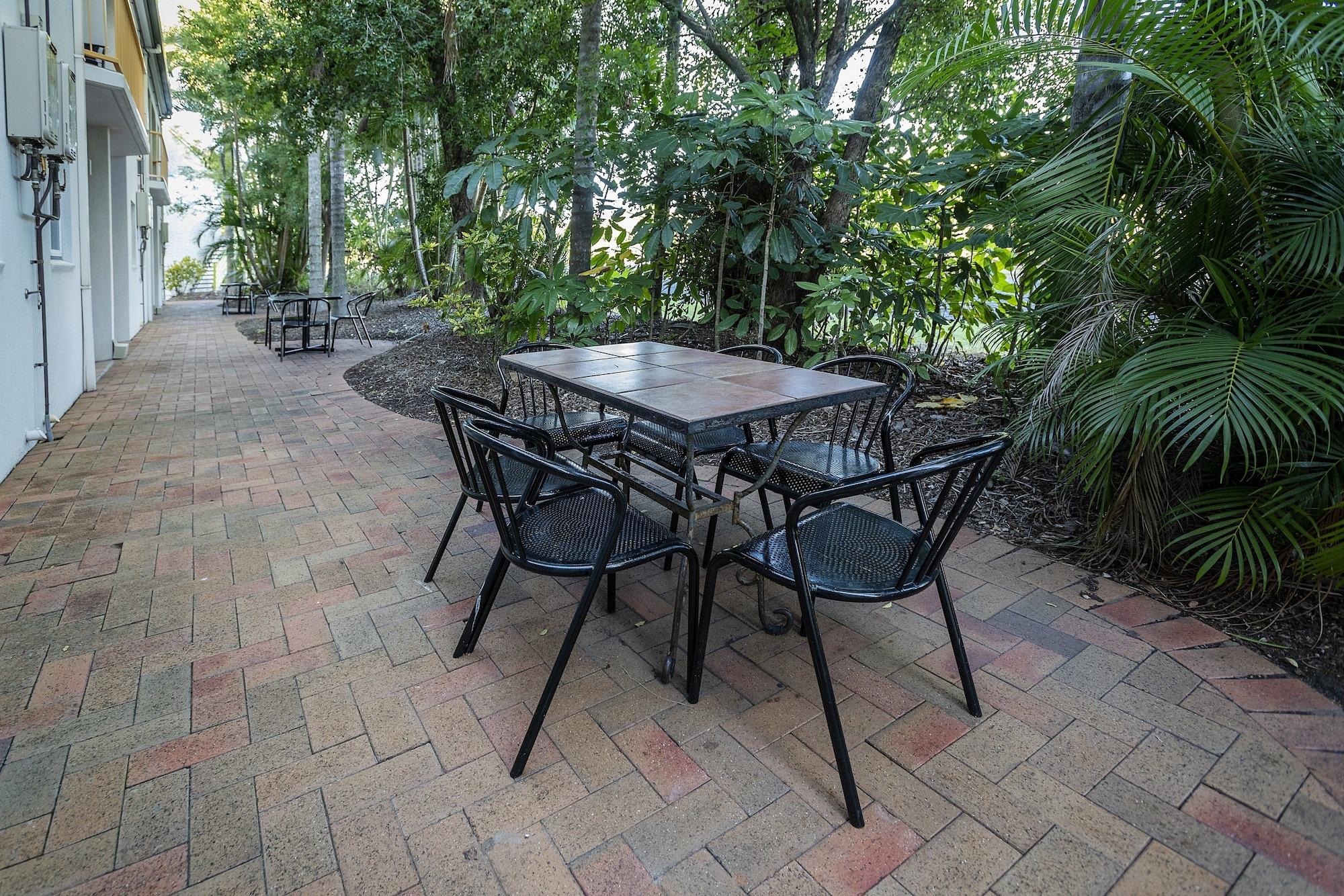 The Beach Motel Hervey Bay Exterior photo