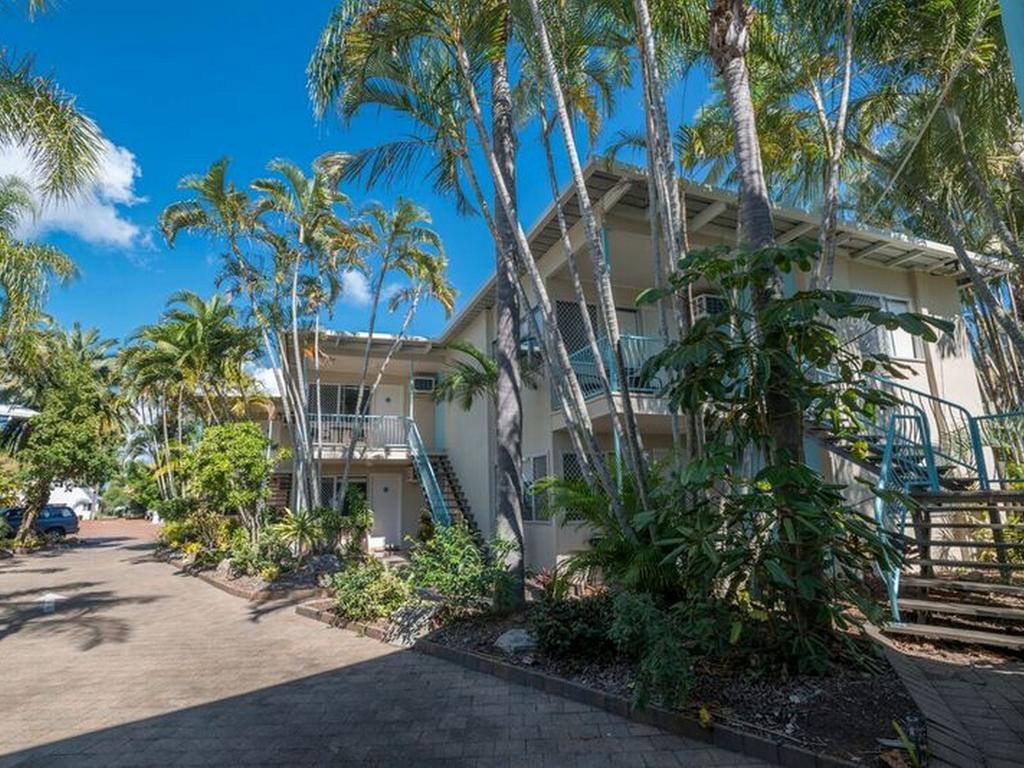 The Beach Motel Hervey Bay Exterior photo